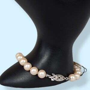 V. Miss Universe Faux Pearl Bracelet